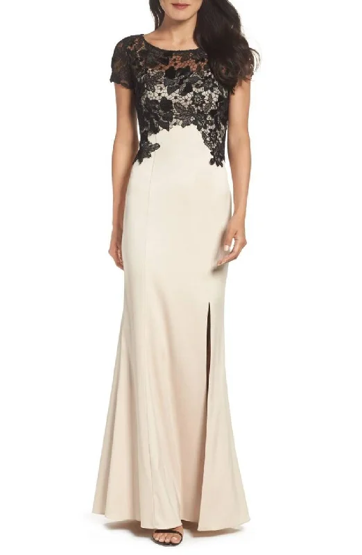 Adrianna Papell - AP1E201377 Floral Lace Sheath Dress